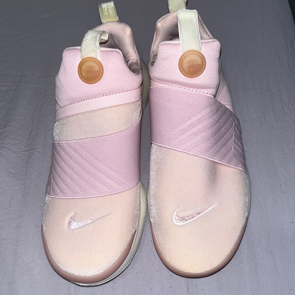 Nike Presto | Limited Release | Pink Velvet | Size 6 US Youth = Sz 7.5 US Women